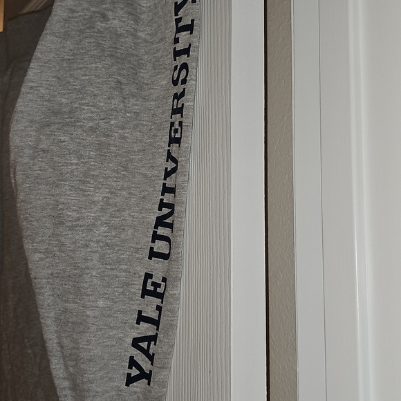 Yale University Gray Sweat Shirt - Picture 6 of 6